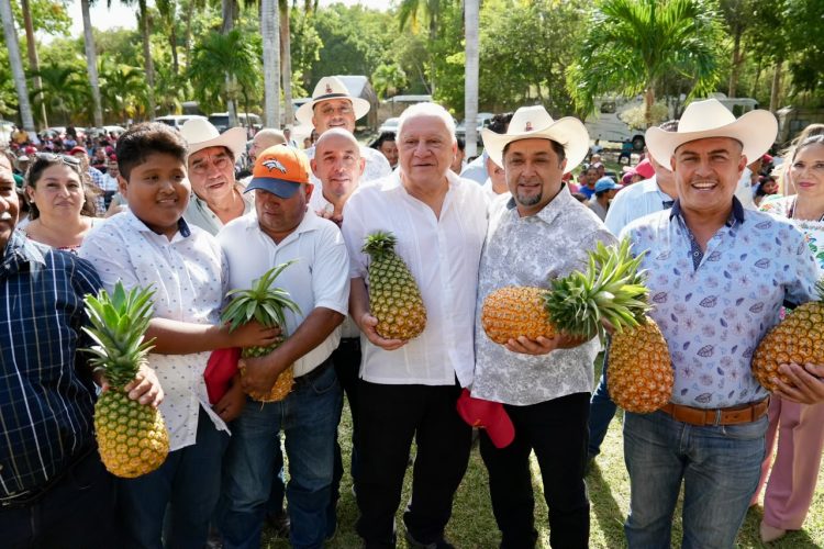 Rafa Marín lleva a Bacalar el llamado a defender la soberanía nacional