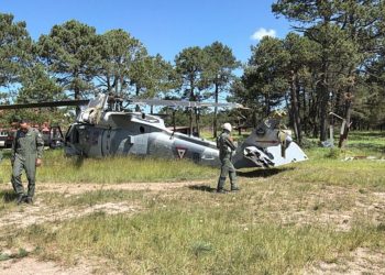 Helicóptero de la Sedena realiza aterrizaje de emergencia en Durango; ocupantes sufren lesiones leves