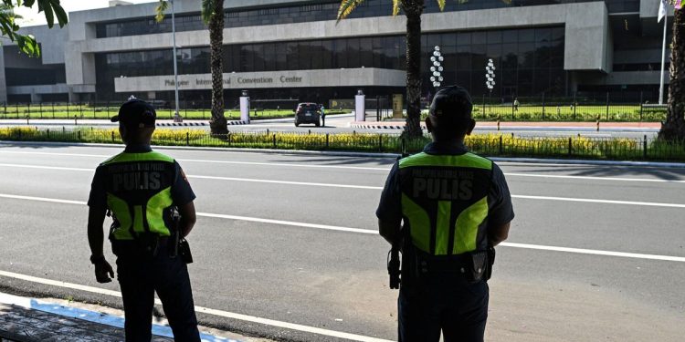 Adolescente mata a tiros a estudiante en escuela de Filipinas y transmite el ataque en directo por Facebook