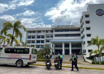 Adolescente mata a tiros a estudiante en escuela de Filipinas y transmite el ataque en directo por Facebook