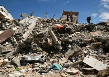 Elevan a 83 los fallecidos tras potente terremoto de magnitud 7.7 en la isla de Flores, Indonesia