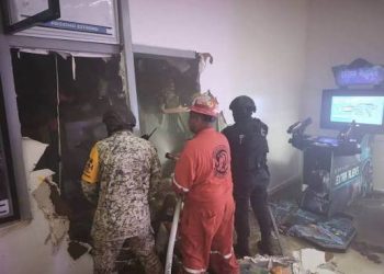 Incendio en Cinépolis Comalcalco genera evacuación; no se reportan lesionados