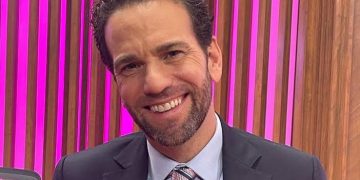 Carlos Loret de Mola acusa «simulación» de Morena tras la salida de Rubén Rocha Moya en Sinaloa