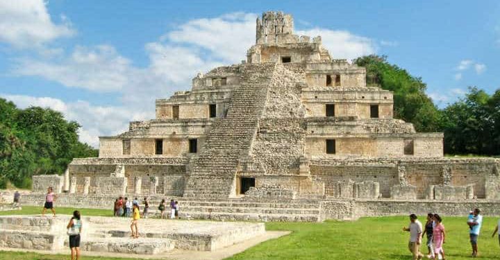 Registran repunte turístico de 22 mil visitantes en zonas arqueológicas de Campeche durante julio