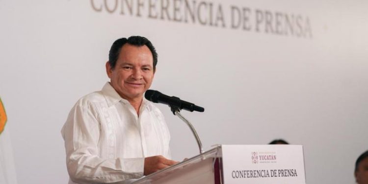 Abre Renacimiento Maya oportunidades universitarias para más de 100 mil habitantes de Tizimín, Tzucacab y Chikindzonot