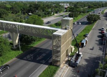 Rehabilitan puente peatonal del CRIT para mejorar seguridad y accesibilidad en el Periférico de Mérida