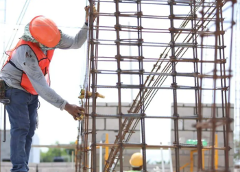Javier May reporta escasez de mano de obra para construir 70 mil viviendas en Tabasco