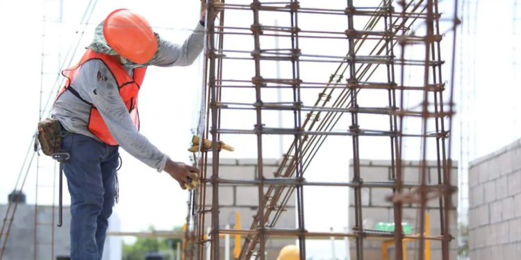 Javier May reporta escasez de mano de obra para construir 70 mil viviendas en Tabasco