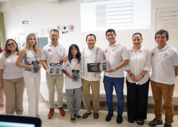 Díaz Mena entrega equipamiento al Tecnológico de Progreso e impulsa formación en energías renovables