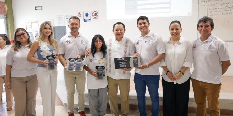 Díaz Mena entrega equipamiento al Tecnológico de Progreso e impulsa formación en energías renovables
