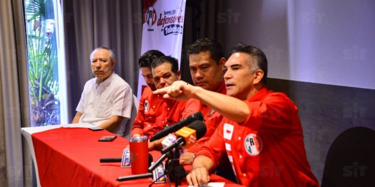 Alejandro Moreno busca alianza opositora en Tabasco y señala a la dirigencia de MC como «esquirol» de Morena