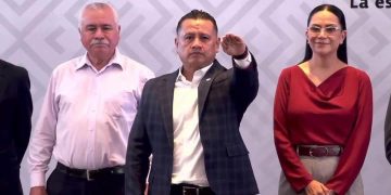 Morena nombra a Carlos Torres Piña coordinador estatal en Michoacán rumbo al proceso electoral de 2027
