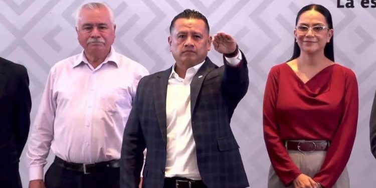 Morena nombra a Carlos Torres Piña coordinador estatal en Michoacán rumbo al proceso electoral de 2027