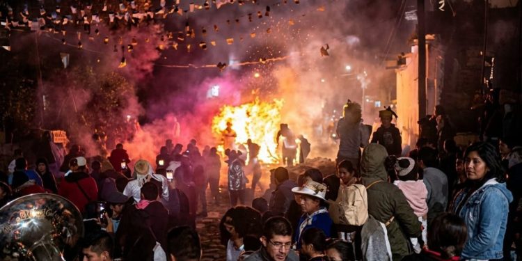 Explosión de pirotecnia durante fiesta patronal en Ixtapaluca deja 12 hospitalizados por quemaduras de tercer grado