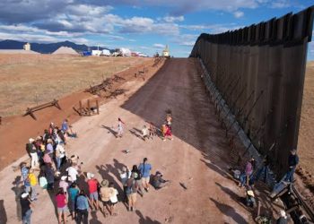 Inicia en Arizona la construcción de un nuevo tramo de muro fronterizo en territorio de la tribu Tohono O’odham