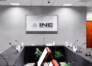 Junta General Ejecutiva del INE aprueba cambiar su imagen institucional a color gris