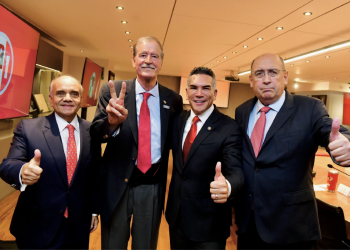 Sheinbaum cuestiona acercamiento entre Fox y la dirigencia del PRI rumbo a los comicios de 2027