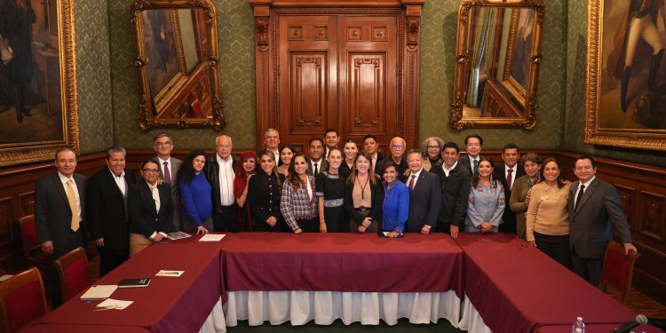 Avanzan en la federalización de la salud: gobernador Javier May participa en reunión nacional con Claudia Sheinbaum