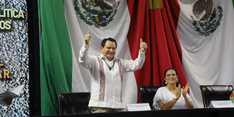 Encabeza Huacho Díaz Mena gira de trabajo en el cono sur de Yucatán