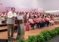 Después del cáncer, Fátima pidió a sus hijas tapar los espejos de su casa; 12 años después, a los 75, recibió su prótesis: el DIF entrega 100 kits al cierre de la Agenda Rosa
