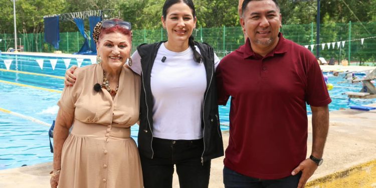 Estefanía Mercado anuncia techo de malla sombra para toda la alberca de la Unidad Deportiva Riviera Maya