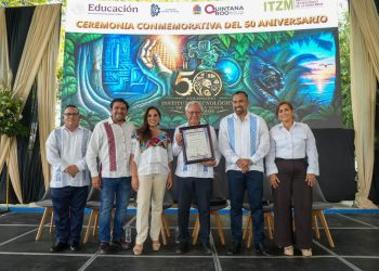 Celebran 50 años de historia y excelencia académica en el TECNM Campus Zona Maya