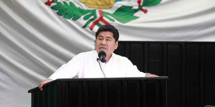 Filiberto Martínez solicita apoyo extraordinario para productores cañeros de la zona del Río Hondo