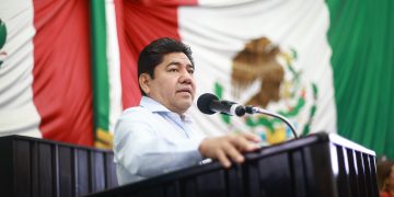 Riesgo en Quintana Roo: El crecimiento turístico no se traduce en mejor calidad de vida, advierte Filiberto Martínez