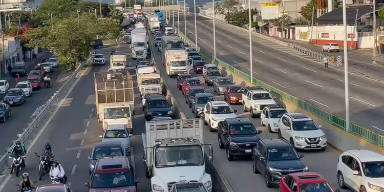 Mantendrán transportistas protestas en carreteras de México pese a diálogo con la Secretaría de Gobernación