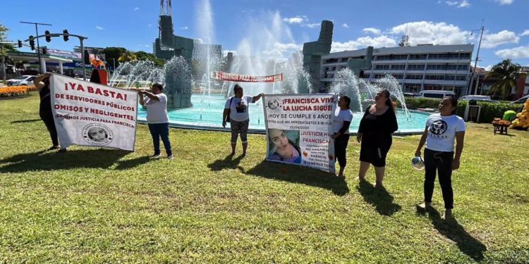Protestan Madres Buscadoras en Cancún por diferimiento de audiencia contra exfuncionario de la FGE