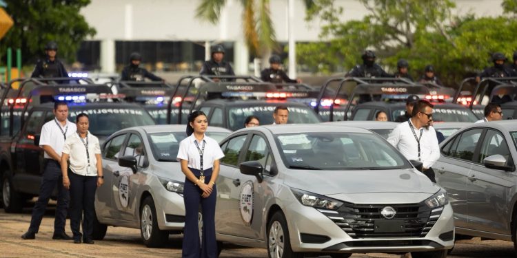 Fortalecen la seguridad municipal en Tabasco con entrega de patrullas y equipamiento institucional