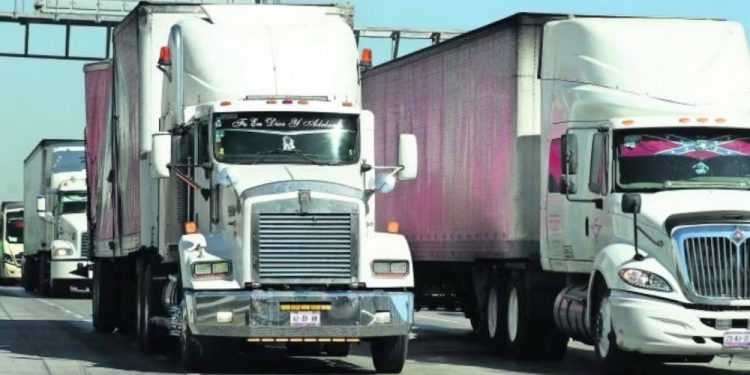 Se suman transportistas de Tabasco a la movilización nacional por inseguridad y presuntos abusos en carreteras