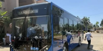 Proyectan llegada de autobuses «Villahermosa 2030» para marzo; supervisarán fabricación en China