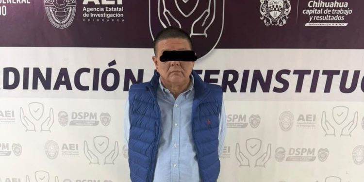 Exfiscal de Chihuahua enfrentará proceso en libertad; el jueves definirán su situación jurídica