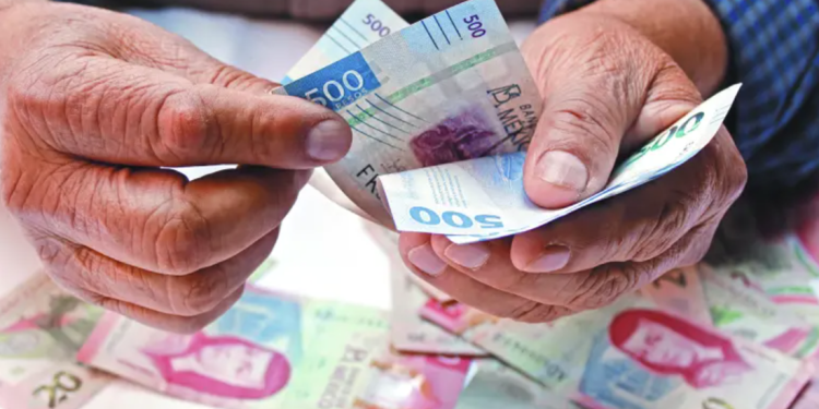 Encadena el peso mexicano siete semanas de depreciación; registra su racha más prolongada desde 2019