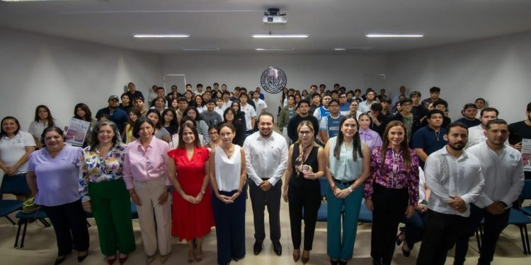 Mujeres juzgadoras reflexionan sobre los retos de impartir justicia con perspectiva de género en la Universidad Modelo, campus Universidad Modelo – Chetumal