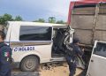 Van del hermano de Nivardo Mena genera accidente y deja heridos al día de hoy no se hacen responsables