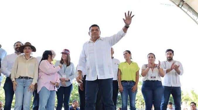 Javier May reporta 172 audiencias comunitarias en Tabasco