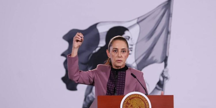 Claudia Sheinbaum y Consejería Jurídica desmienten «Ley Antimemes»; aclaran que reforma combate fraudes y usurpación institucional
