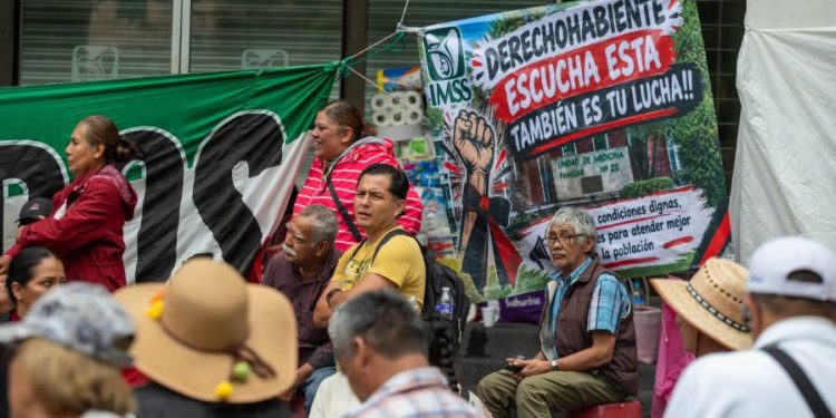 Trabajadores del IMSS mantienen bloqueos en la CDMX y convocan a marcha nacional para el 14 de octubre